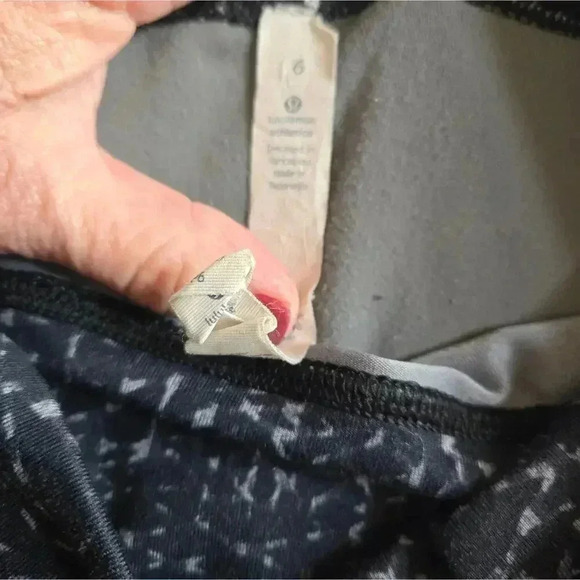 Lululemon True Self Crop II Samba Snake Battleship Blk Leggings size 6 - Picture 7 of 8